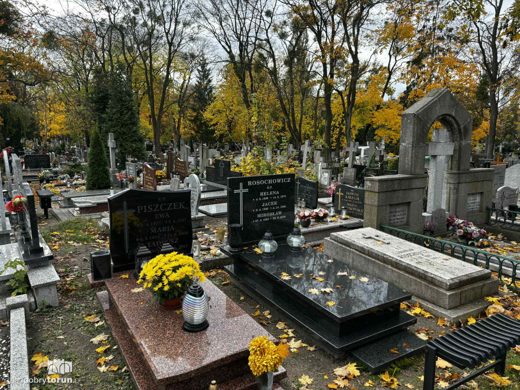 Przygotowania do 1 listopada na cmentarzu św. Jerzego