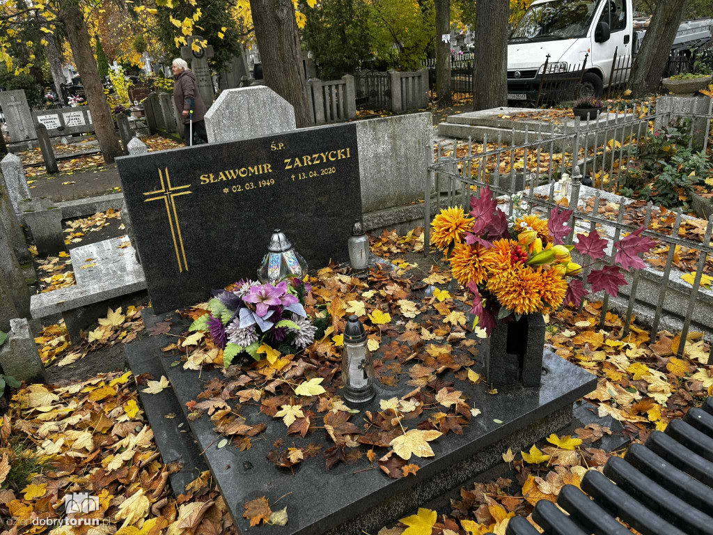 Przygotowania do 1 listopada na cmentarzu św. Jerzego
