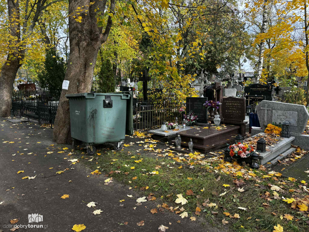 Przygotowania do 1 listopada na cmentarzu św. Jerzego