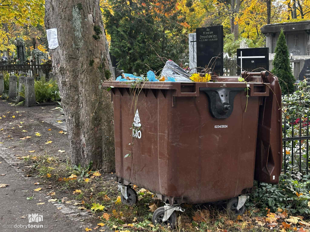 Przygotowania do 1 listopada na cmentarzu św. Jerzego