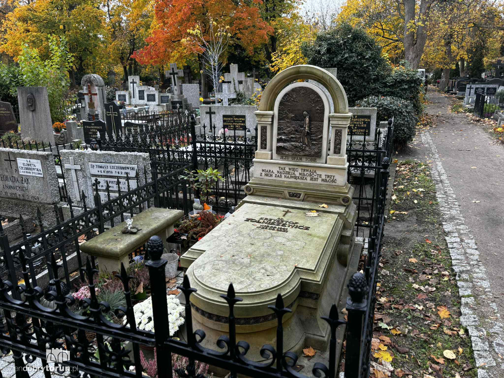Przygotowania do 1 listopada na cmentarzu św. Jerzego