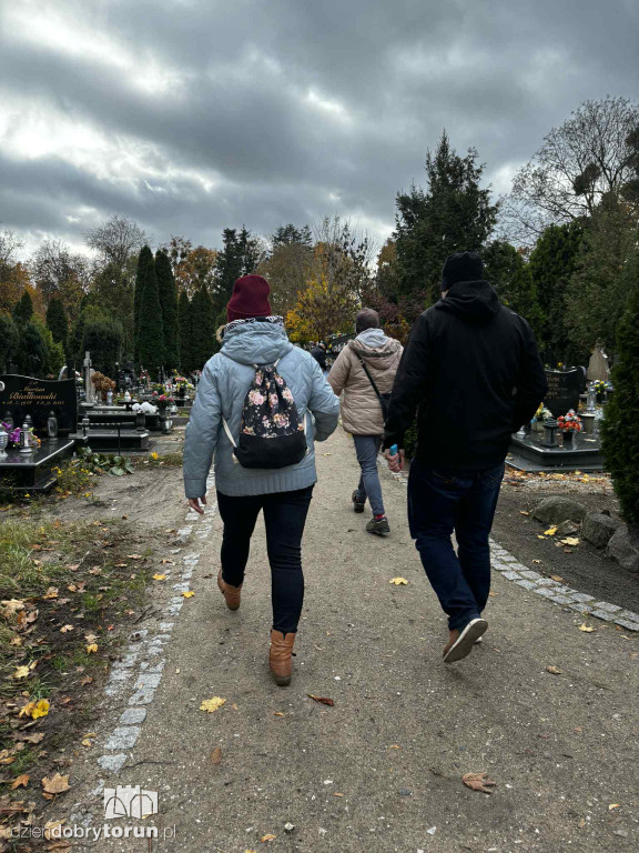 Przygotowania do 1 listopada na cmentarzu św. Jerzego