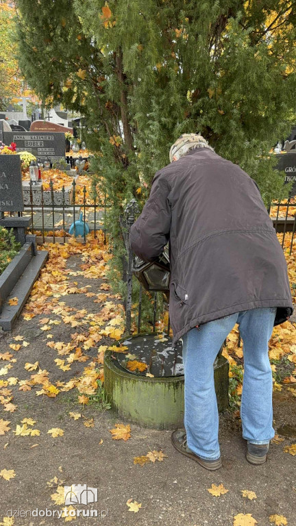Przygotowania do 1 listopada na cmentarzu św. Jerzego