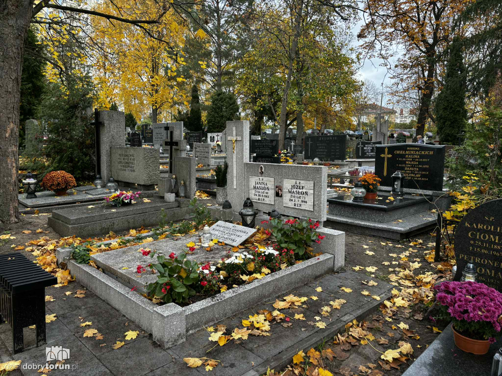 Przygotowania do 1 listopada na cmentarzu św. Jerzego