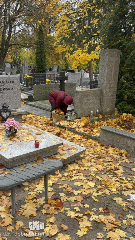 Przygotowania do 1 listopada na cmentarzu św. Jerzego