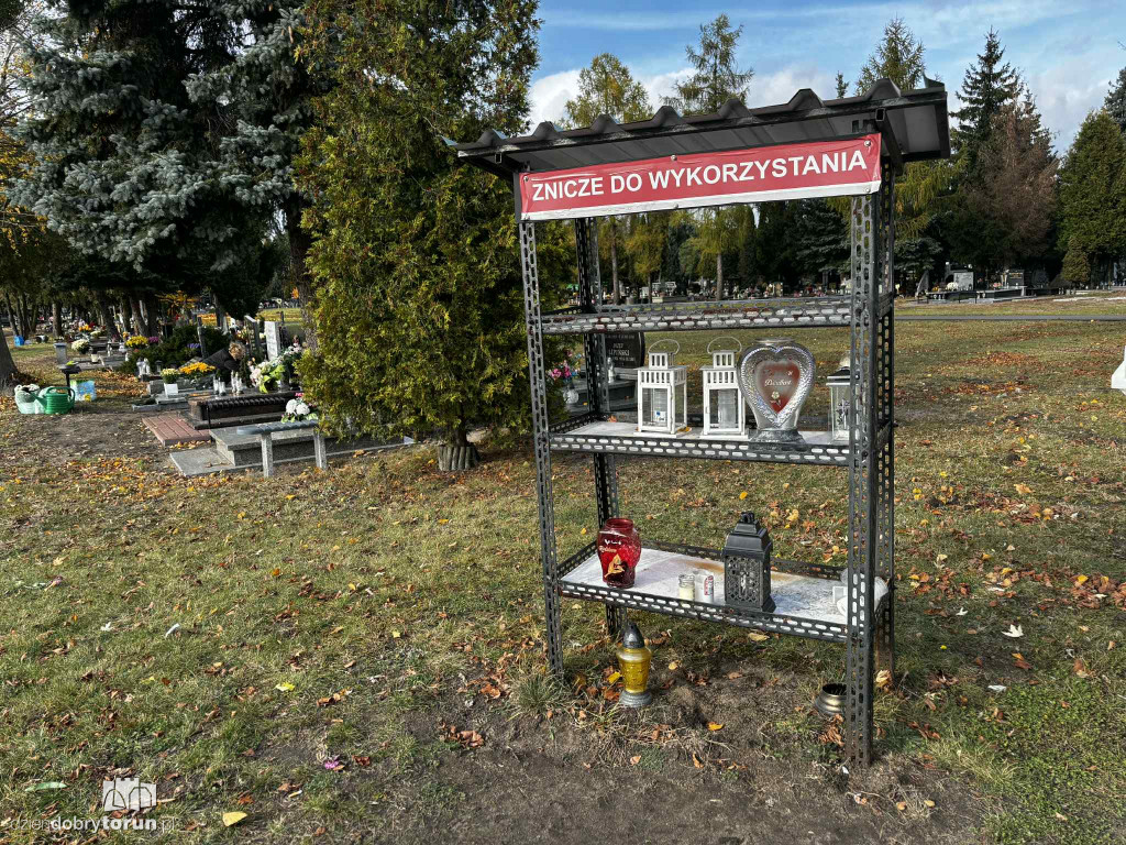 Cmentarz Centralny przed Dniem Wszystkich Świętych