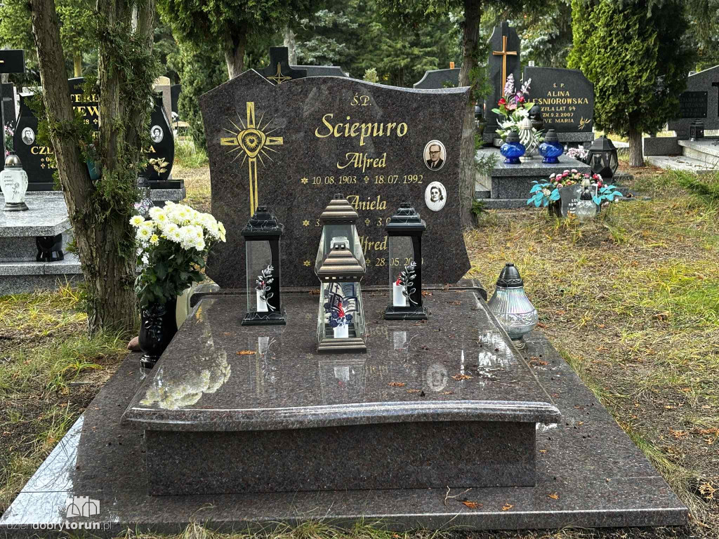 Cmentarz Centralny przed Dniem Wszystkich Świętych