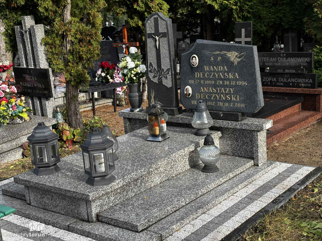 Cmentarz Centralny przed Dniem Wszystkich Świętych