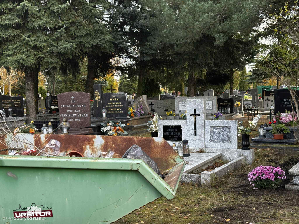 Cmentarz Centralny przed Dniem Wszystkich Świętych