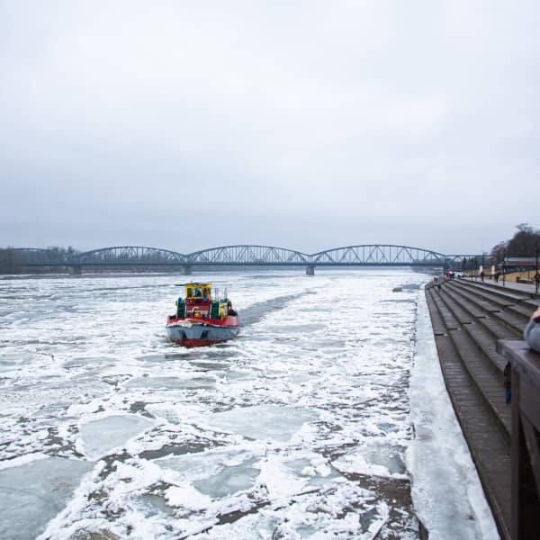 Lodołamacze na Wiśle w Toruniu