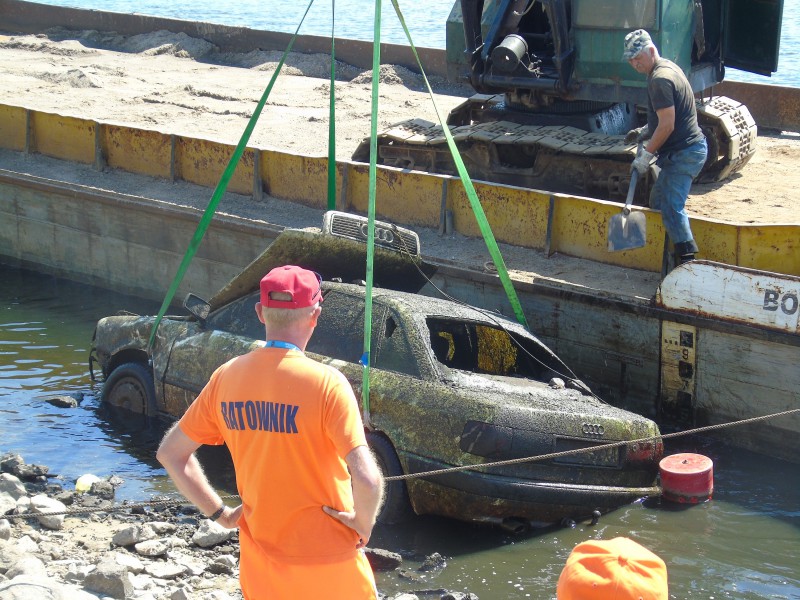 Wyciągnięcie wraka samochodu