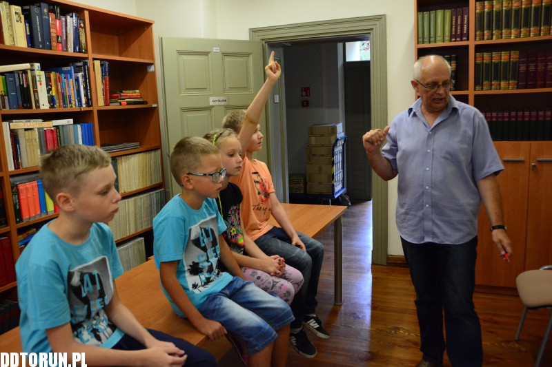 Letnie spotkania z archeologią