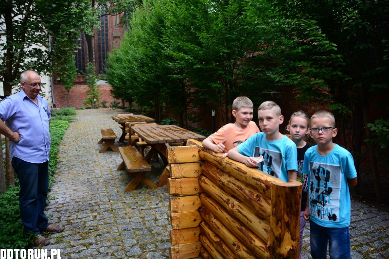 Letnie spotkania z archeologią