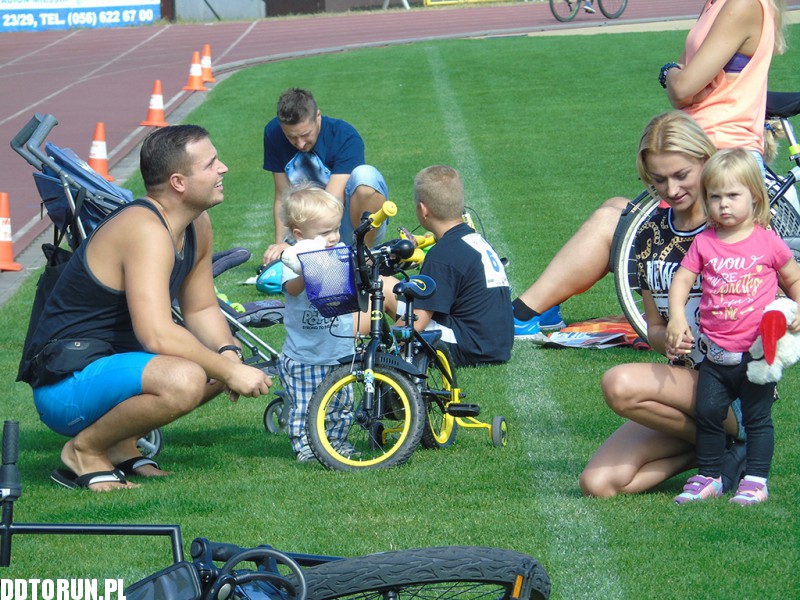 Wyścigi rowerkowe na stadionie