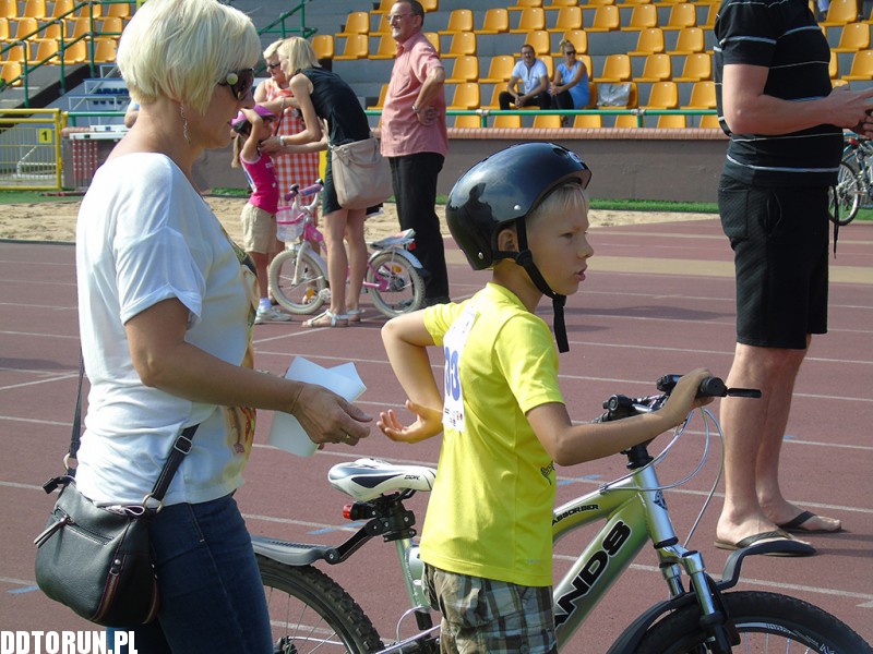 Wyścigi rowerkowe na stadionie
