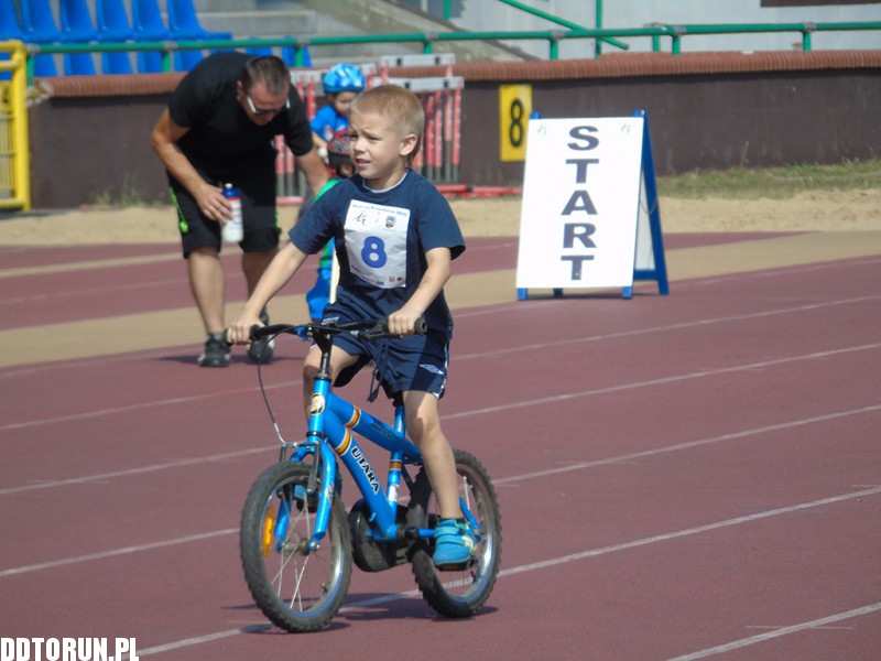 Wyścigi rowerkowe na stadionie