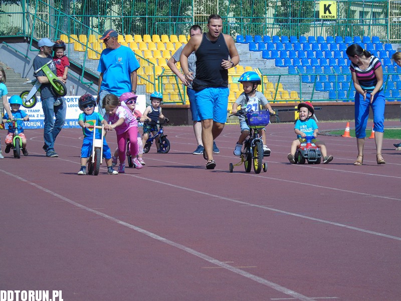 Wyścigi rowerkowe na stadionie