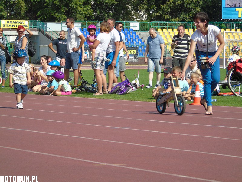 Wyścigi rowerkowe na stadionie