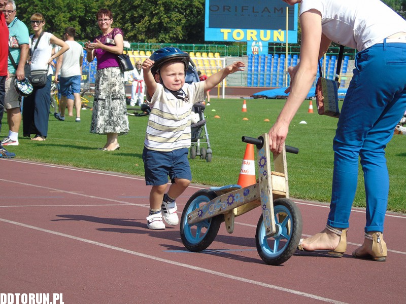 Wyścigi rowerkowe na stadionie