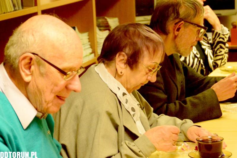 Seniorzy dyskutowali o książce