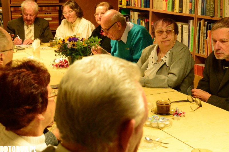 Seniorzy dyskutowali o książce
