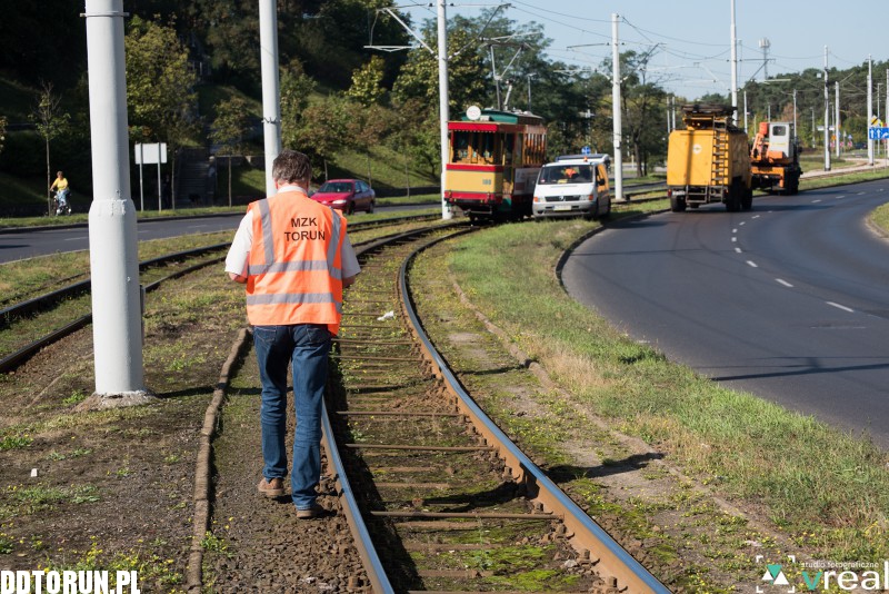 Zabytkowy tramwaj wypadł z torów
