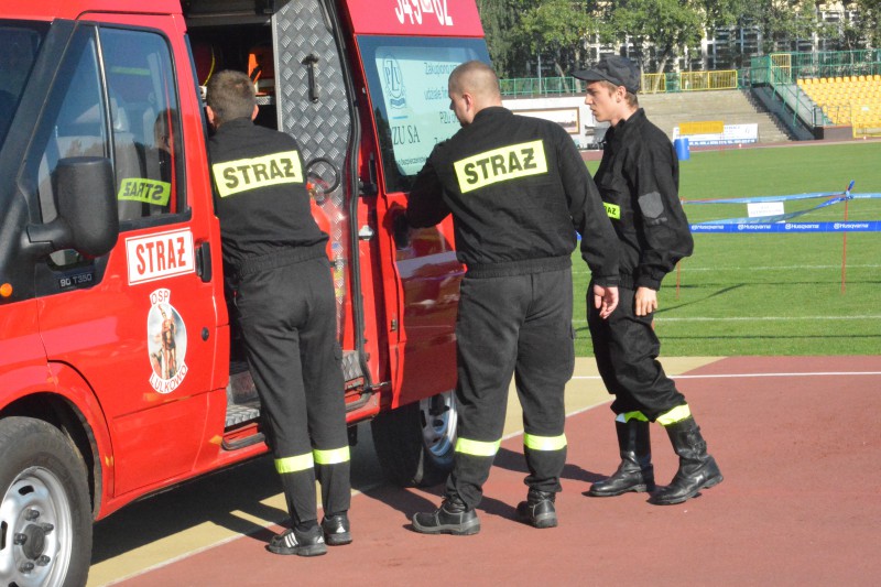 Strażacy rywalizowali na stadionie