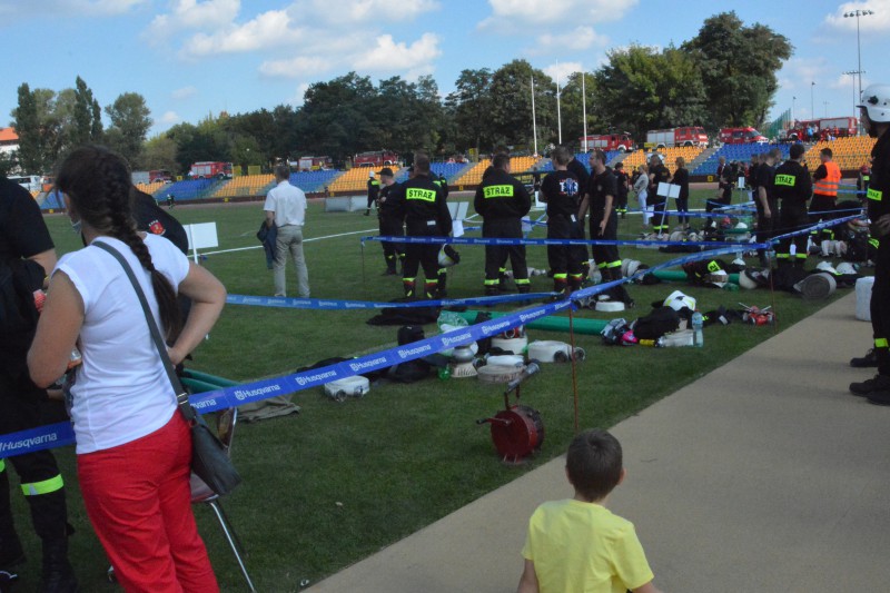 Strażacy rywalizowali na stadionie