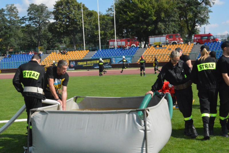 Strażacy rywalizowali na stadionie
