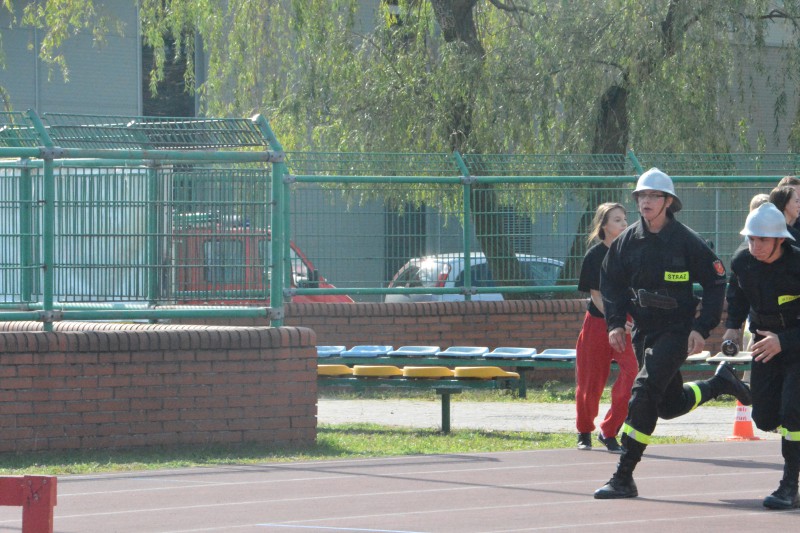 Strażacy rywalizowali na stadionie