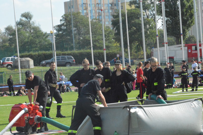 Strażacy rywalizowali na stadionie