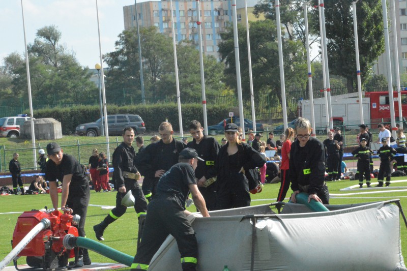 Strażacy rywalizowali na stadionie