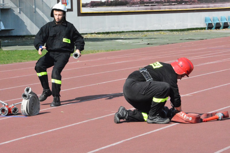 Strażacy rywalizowali na stadionie