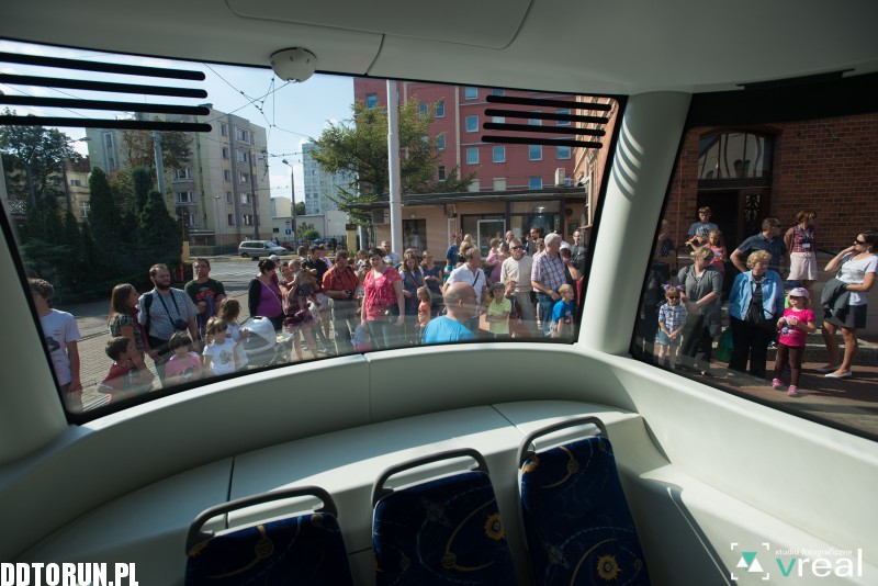 Drzwi otwarte w zajezdni tramwajowej