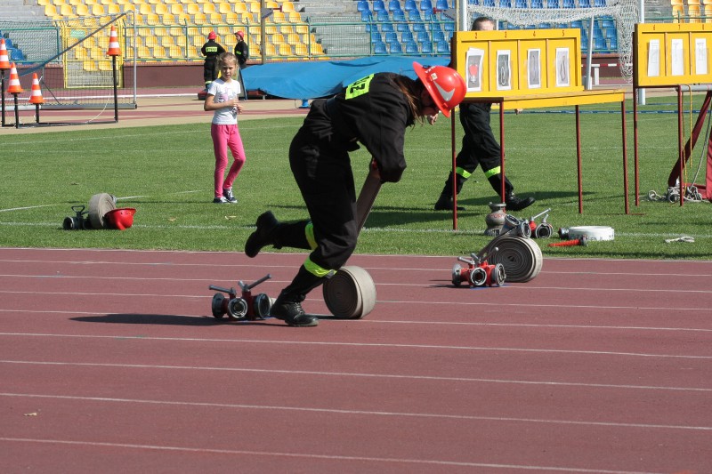 Strażacy rywalizowali na stadionie