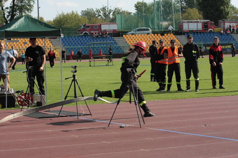 Strażacy rywalizowali na stadionie