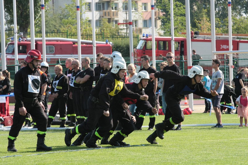 Strażacy rywalizowali na stadionie
