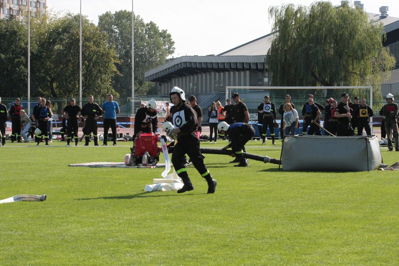Strażacy rywalizowali na stadionie