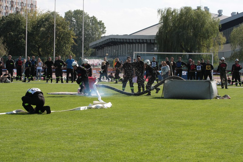 Strażacy rywalizowali na stadionie