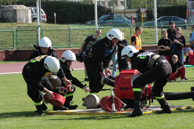 Strażacy rywalizowali na stadionie