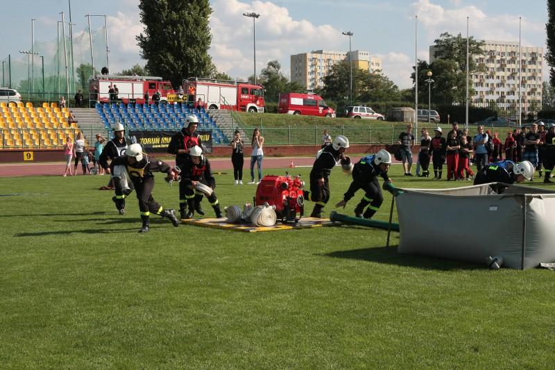 Strażacy rywalizowali na stadionie