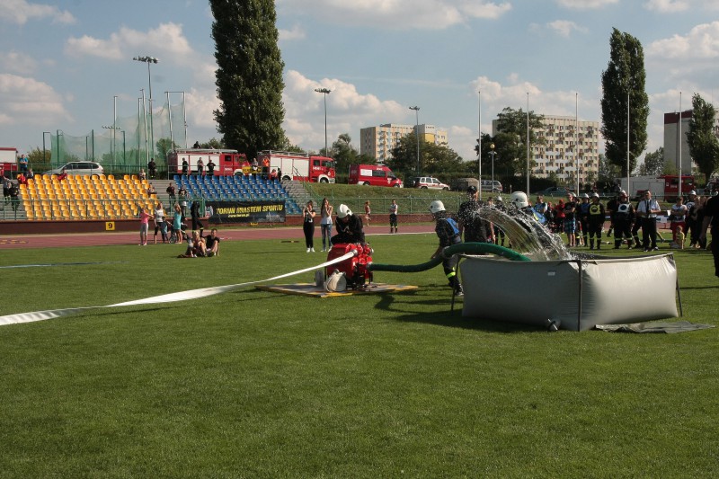 Strażacy rywalizowali na stadionie