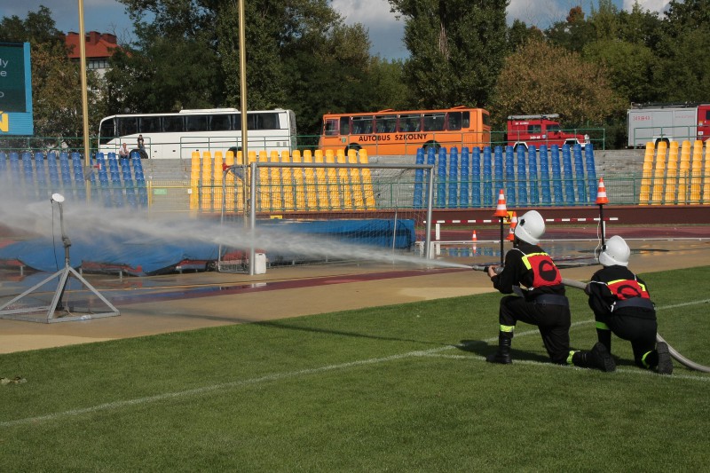 Strażacy rywalizowali na stadionie