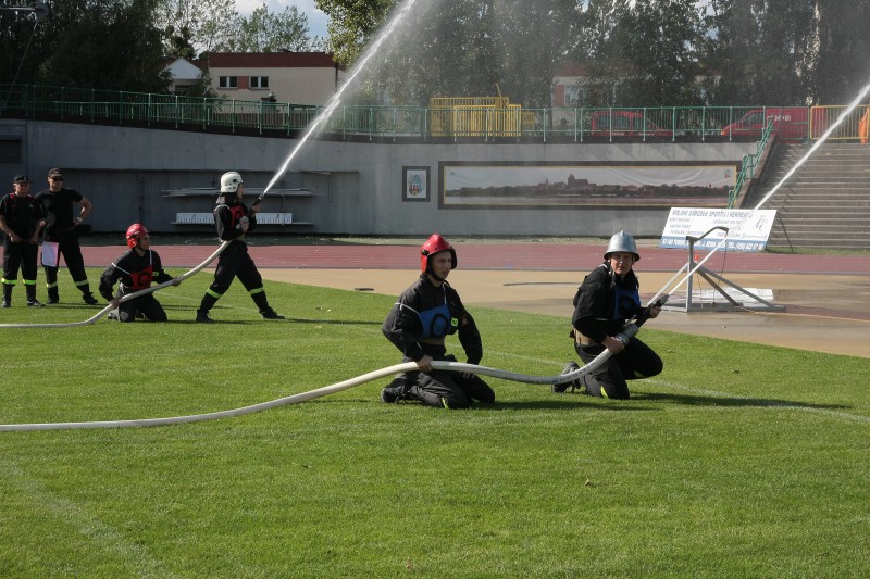 Strażacy rywalizowali na stadionie