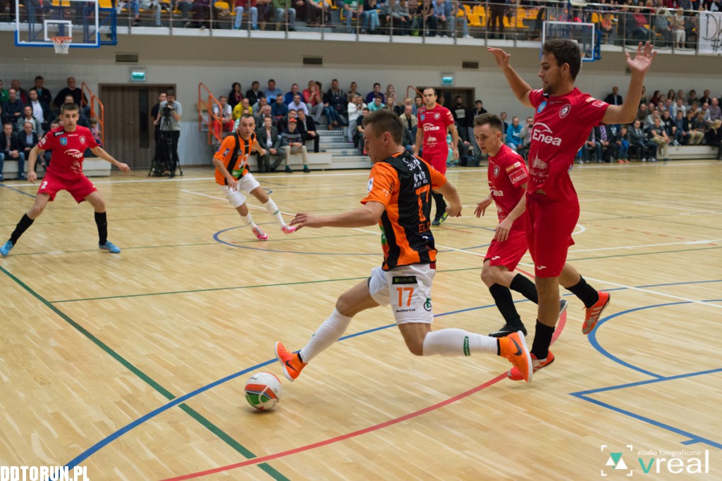 FC Toruń wygrywa u siebie