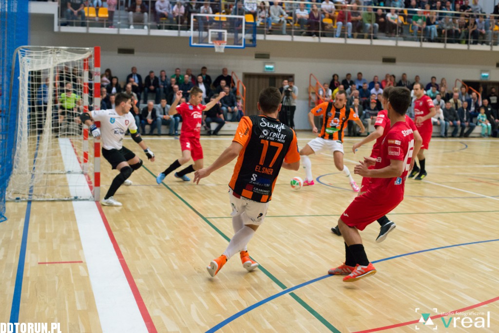 FC Toruń wygrywa u siebie