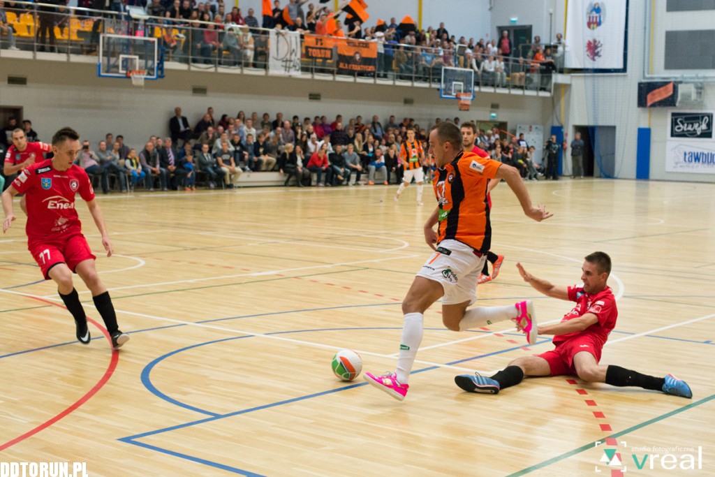 FC Toruń wygrywa u siebie