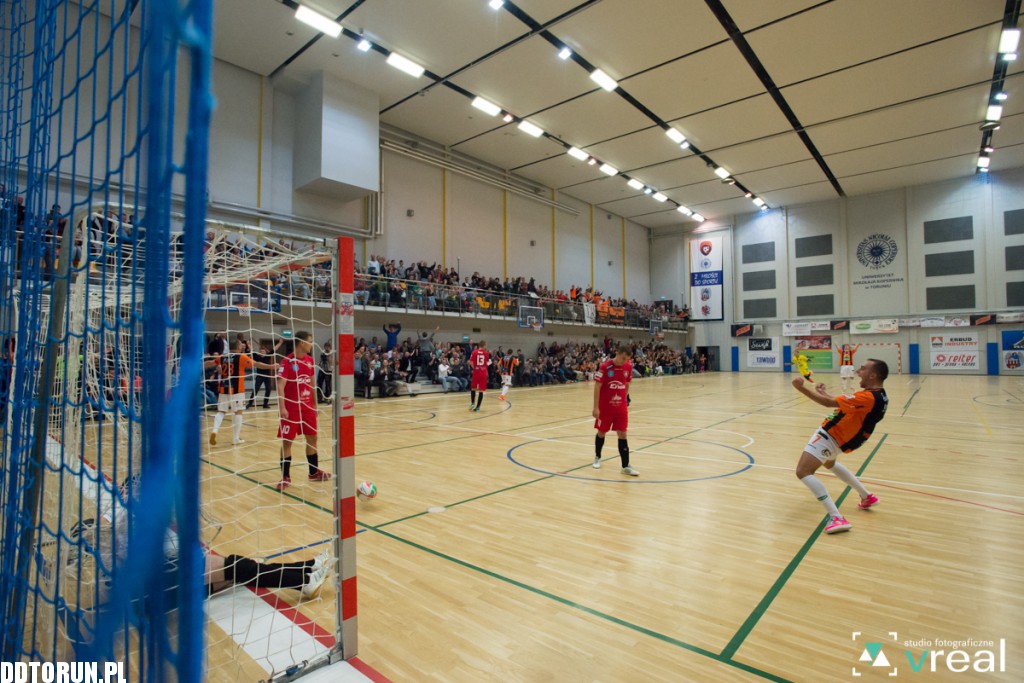 FC Toruń wygrywa u siebie