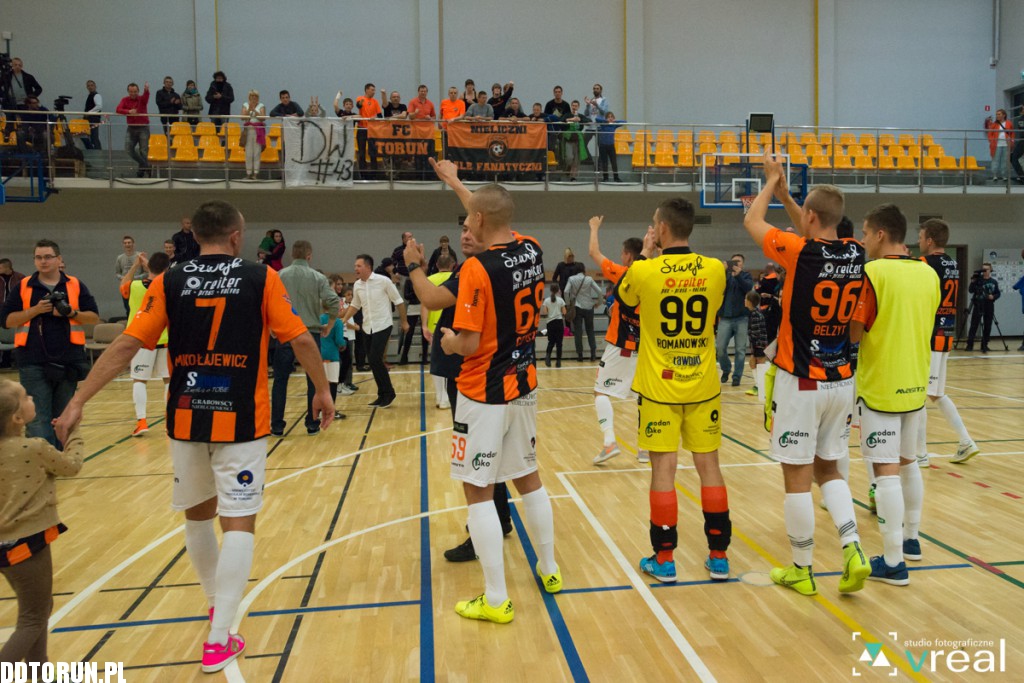 FC Toruń wygrywa u siebie