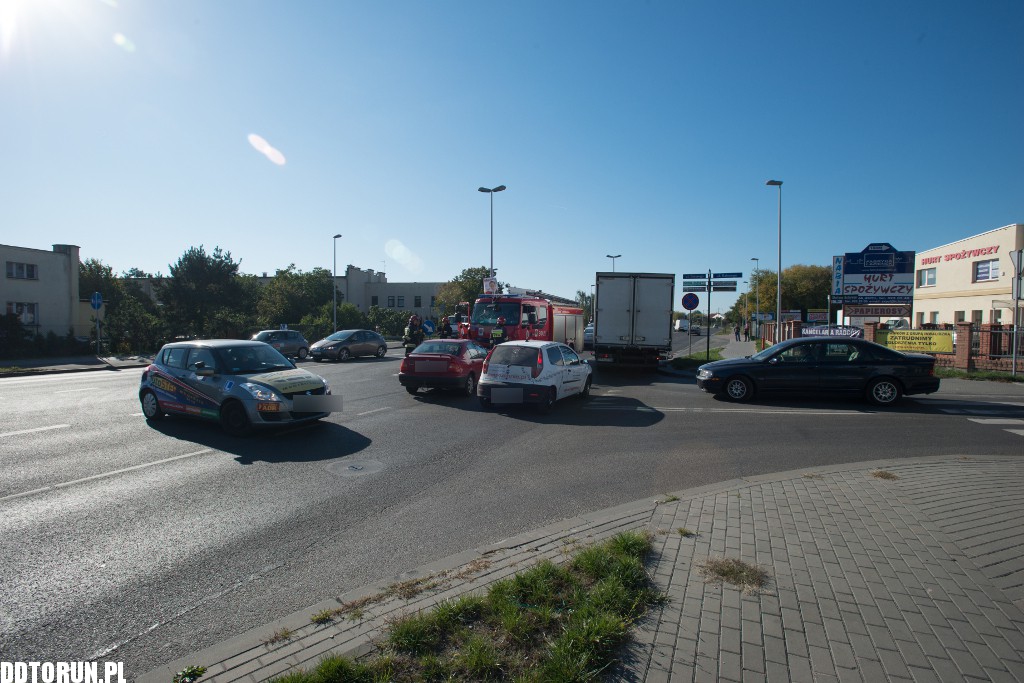 Groźna kolizja na ulicy Polnej i Batorego